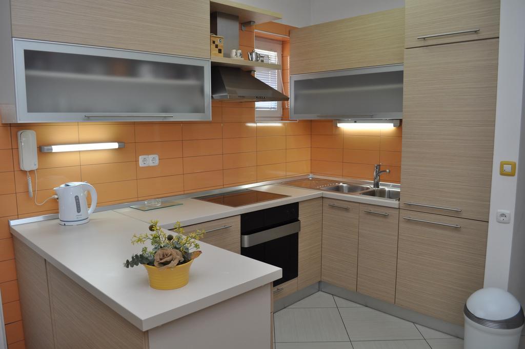 Apartments Vrime Biograd Na Moru Quarto foto